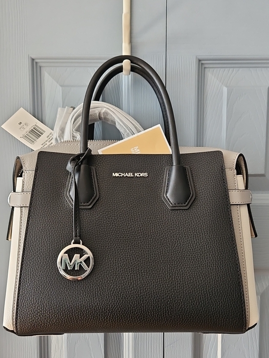 Michael Kors Handbags - ✨️ PRICE DROP! MICHAEL KORS NWT Black Colorblock Leather Satchel